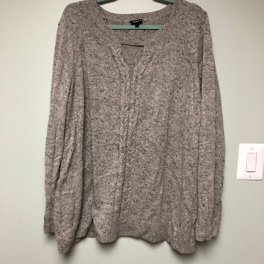Key Hole Torrid Sweater Size 3